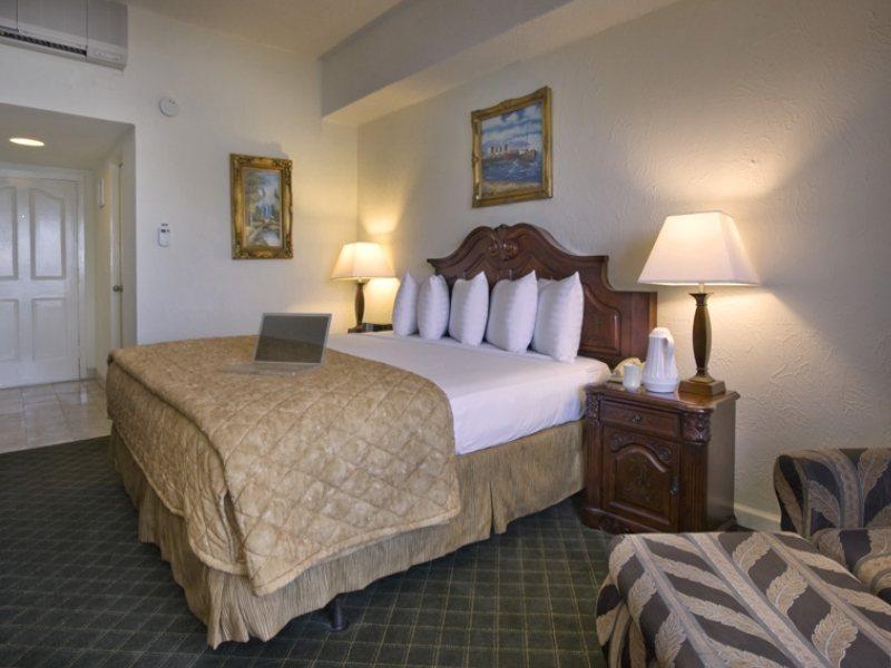 Windward Passage Hotel Шарлотта-Амалия Экстерьер фото