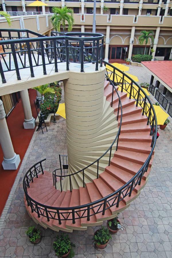 Windward Passage Hotel Шарлотта-Амалия Экстерьер фото